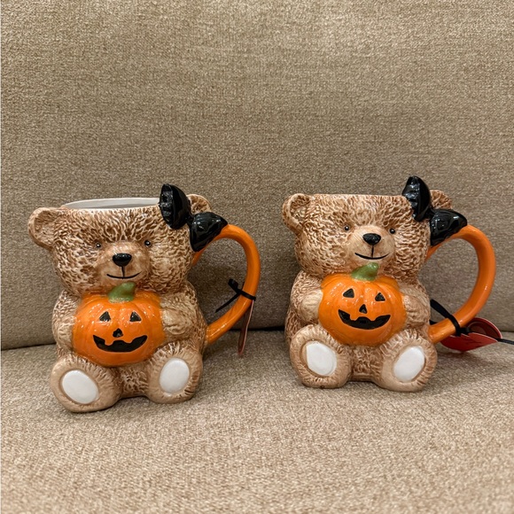 Teddy Bear With Bow Holding Pumpkin Set of 2 Halloween Mugs Creepy Critters NWT - Picture 1 of 2